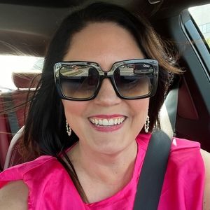 Meet your Posher, Sara